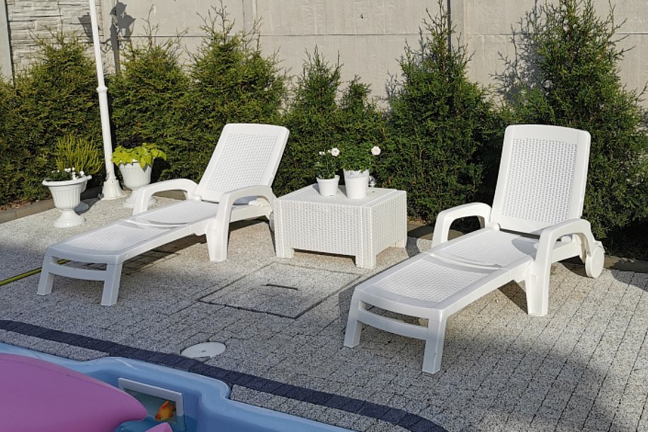 Plastové lehátko MIAMI bílá - AKCE!
