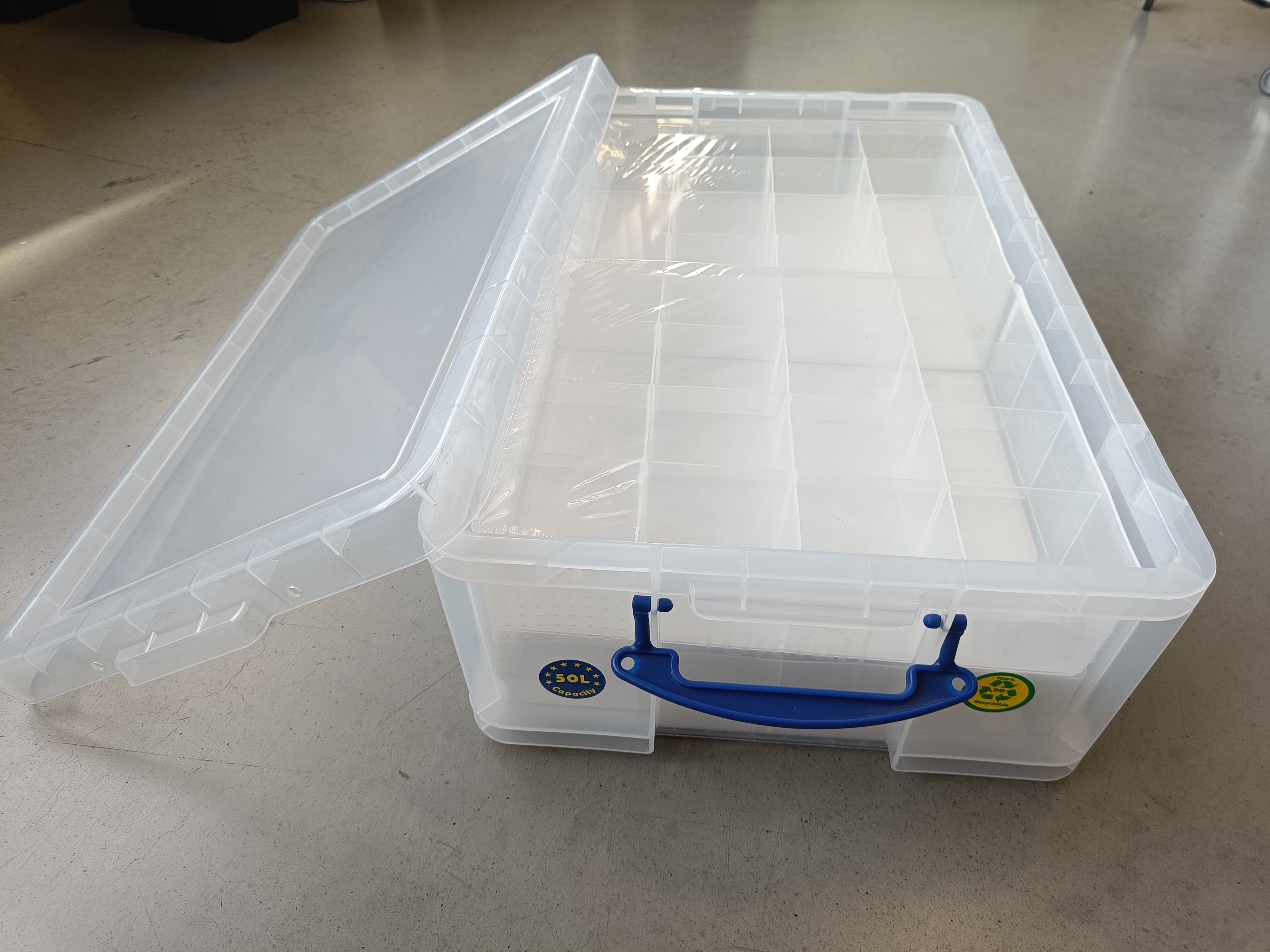 REALLY USEFUL box 50L transparentní