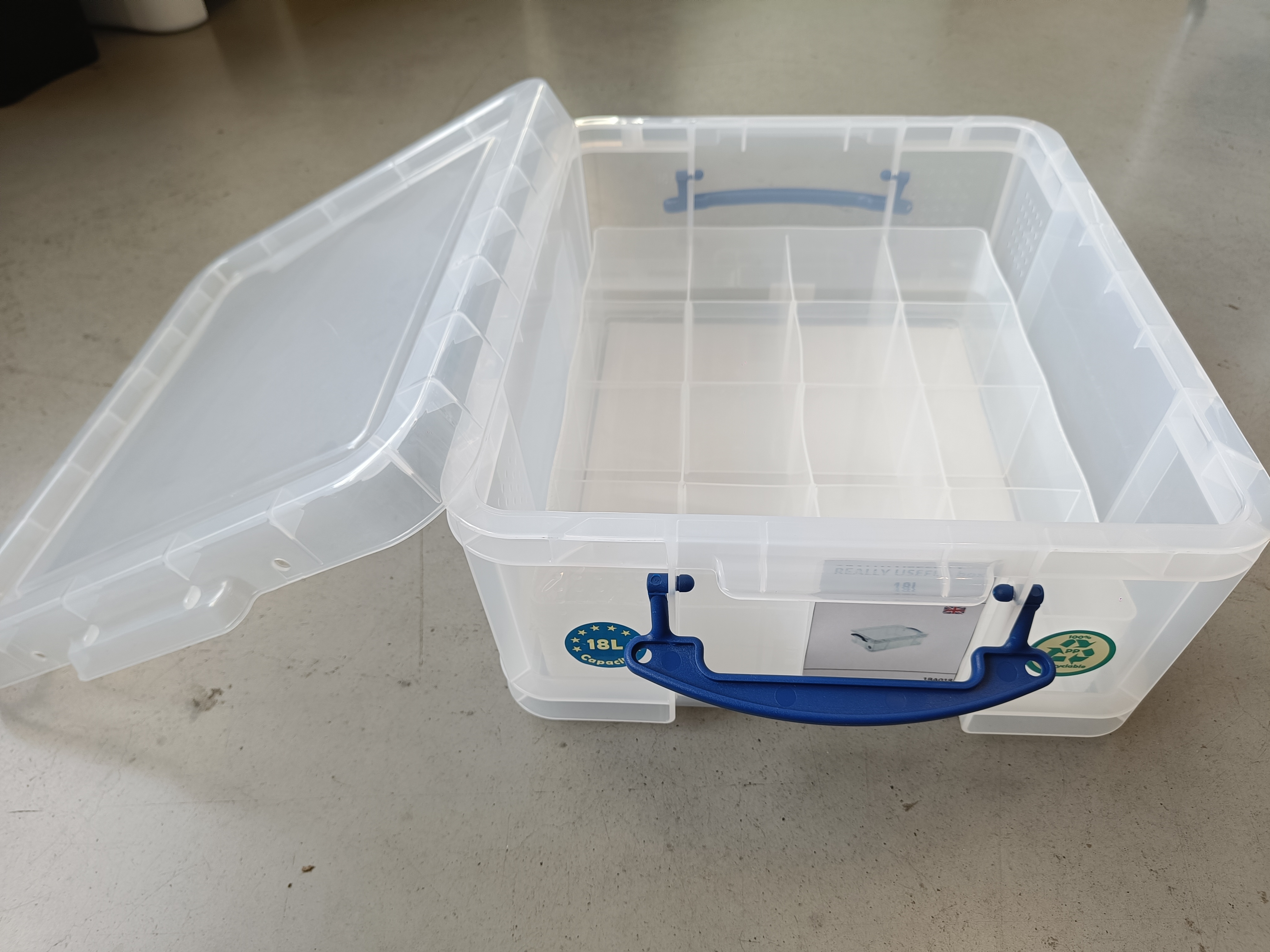 REALLY USEFUL box 18L