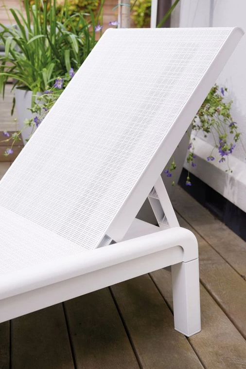 Plastové lehátko MALLORCA bílá - ZAVÁDĚCÍ CENA