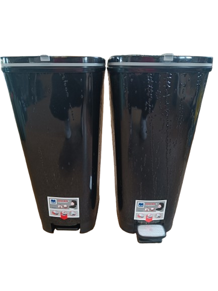 Plastový odpadkový koš CHIC do kuchyně Black L - II. JAKOST - povrch s bublinami